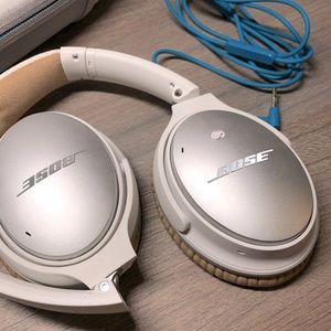 Bose QuietComfort 25 Noise Cancelling Headphones
